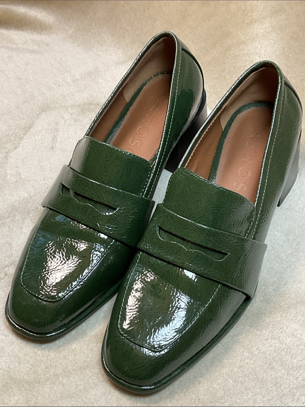 AEROSOLES Dark Green Patent Leather Heeled Penny Loafers Size 8